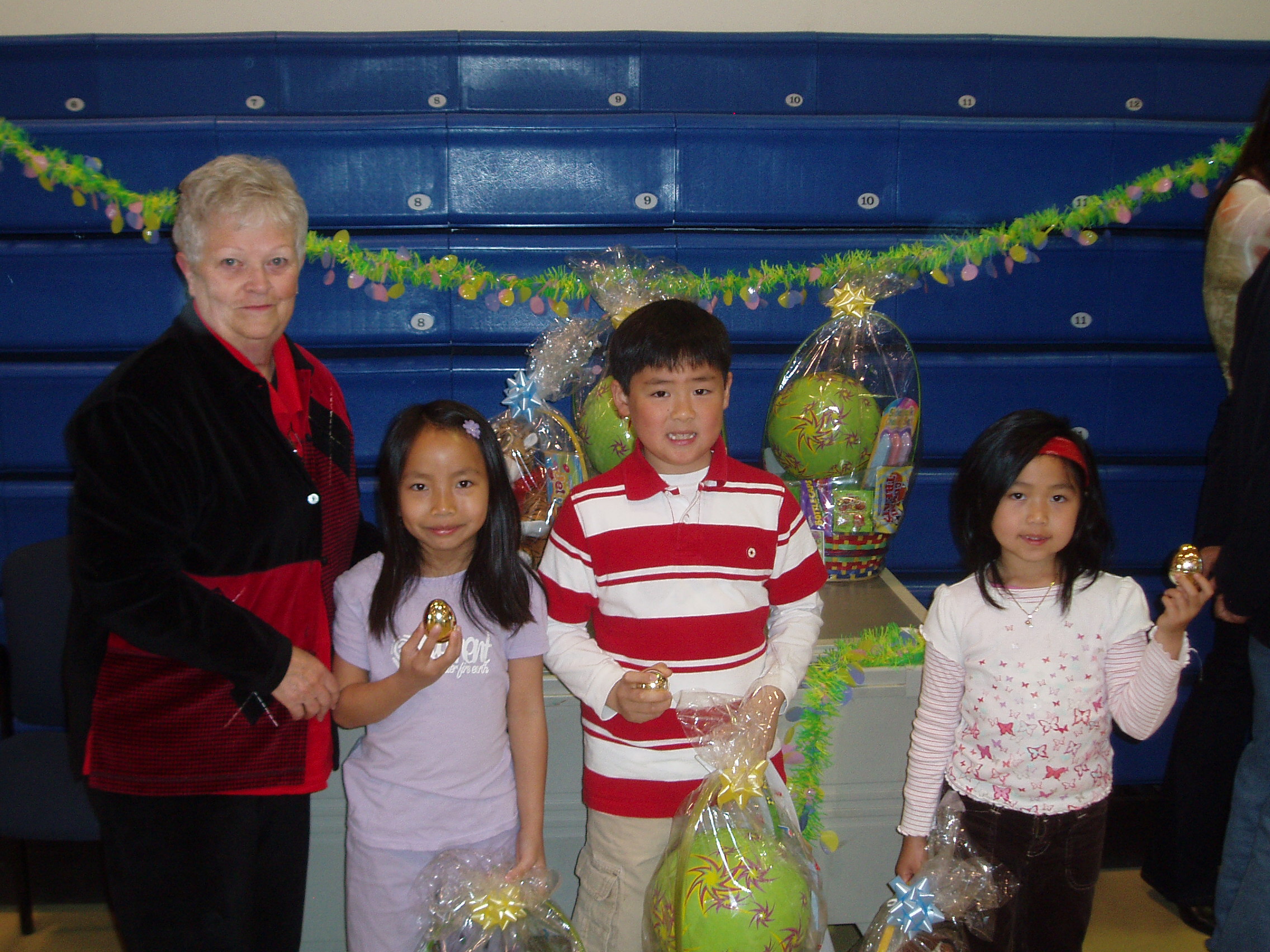 Alviso egg hunt 4-15-06 027